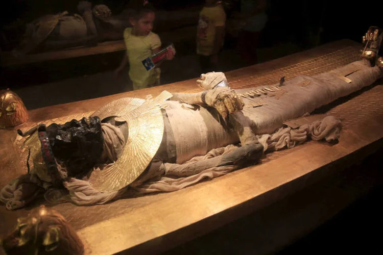 Tomografia em múmias mostra que dores nas costas já afetavam o Egito Antigo