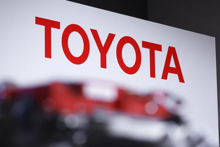 Toyota troca CEO e eleva projeções de lucro apesar de tarifas dos EUA