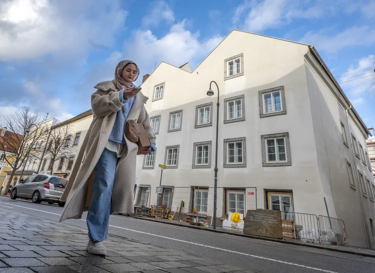 Transformação da casa onde Hitler nasceu em delegacia divide cidade na Áustria