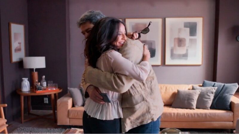 ‘Três Graças’: desabafo de Zenilda com Rogério cria clima de romance e flagrante muda tudo