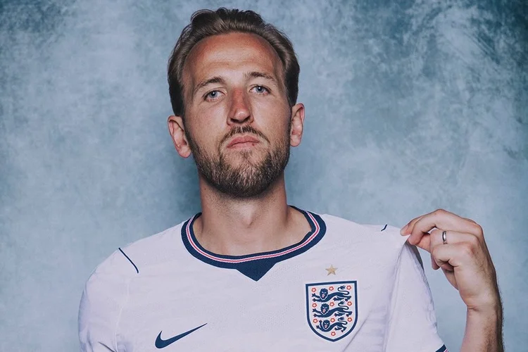 Trio do Bayern de Munique, Kane, Olise e Luis Díaz entram na corrida pela Bola de Ouro