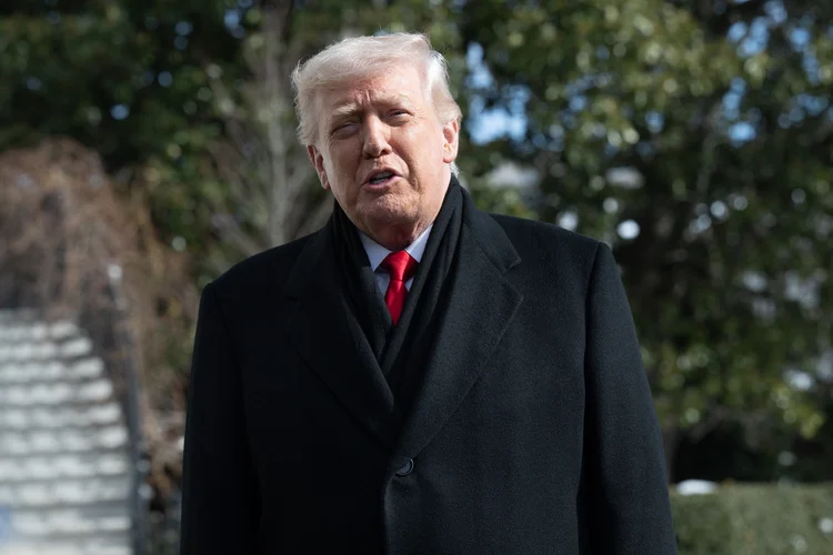 Trump desmonta política climática dos EUA: 'Governo troca ciência por negação', diz John Kerry