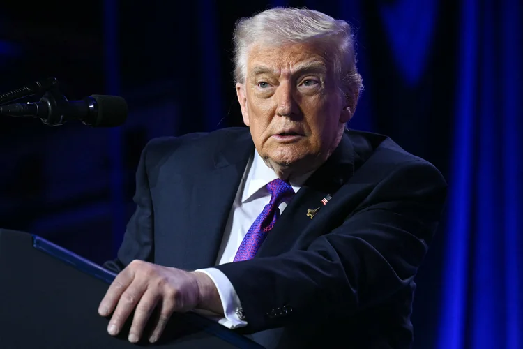 Trump diz que decisão da Suprema Corte sobre tarifas é 'uma vergonha'