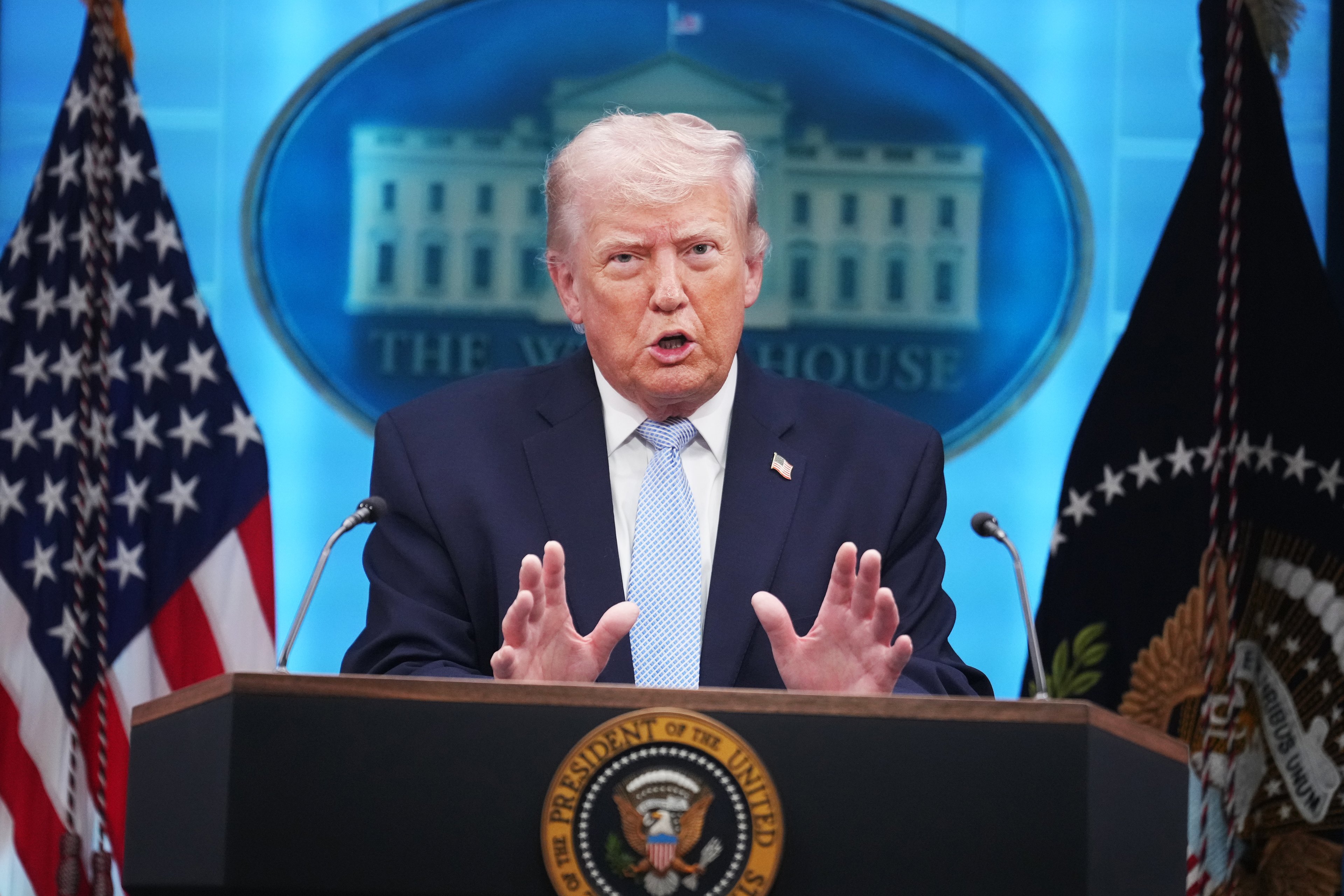 Trump diz que Irã nunca obterá uma arma nuclear em meio às negociações para encerrar guerra