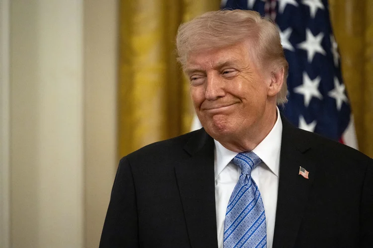 Trump diz que o Irã quer fazer um acordo e reforça interesse no urânio do país