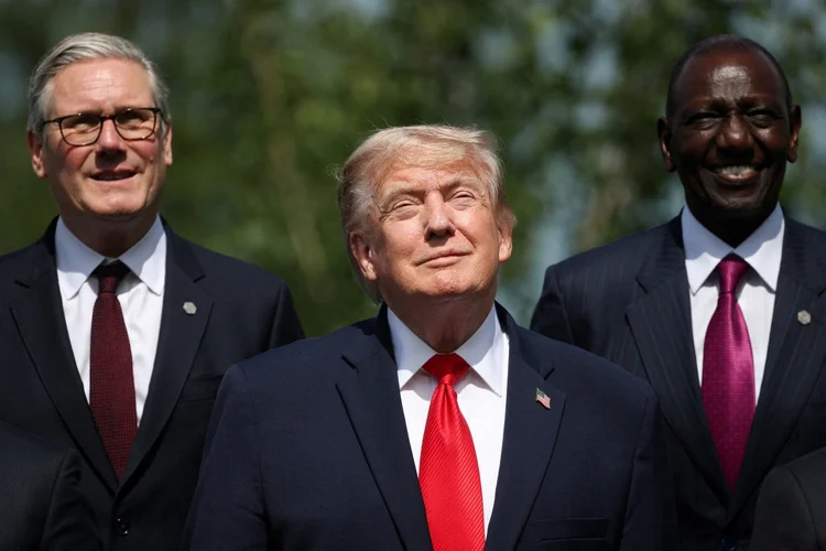 Trump diz ser 'o chefe' ao chegar para reunião no G7