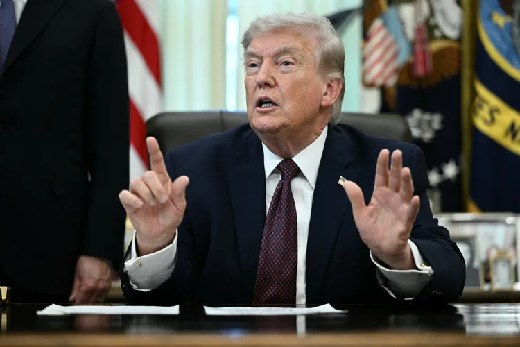 Trump envia carta ao Congresso afirmando que guerra contra o Irã foi "concluída"