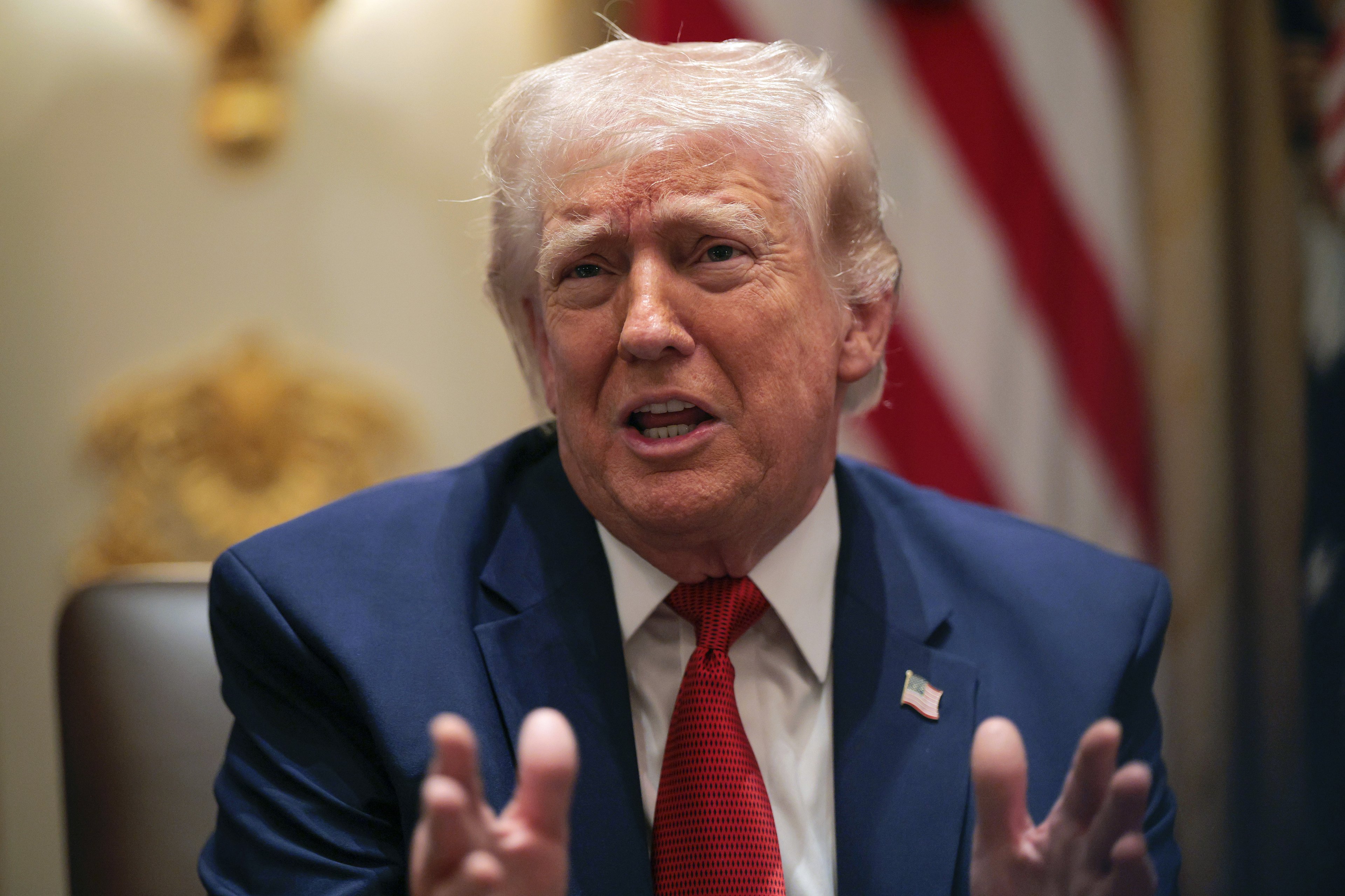 Trump volta a alertar o Irã de novos ataques se não houver abertura do Estreito de Ormuz