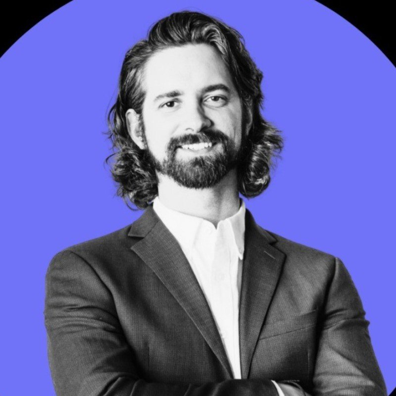 ‘Tudo começou com meias sujas e uma van de entregas’: agora o negócio dele vale milhões de dólares