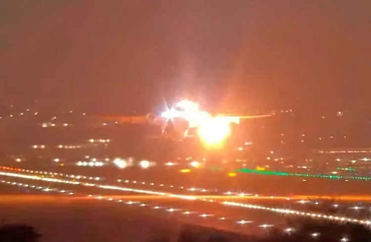 Turbina de avião explode após decolagem em Guarulhos; veja vídeos
