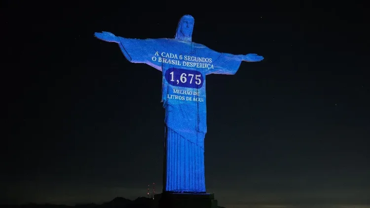 Um Cristo Redentor de água é desperdiçado a cada seis segundos no Brasil