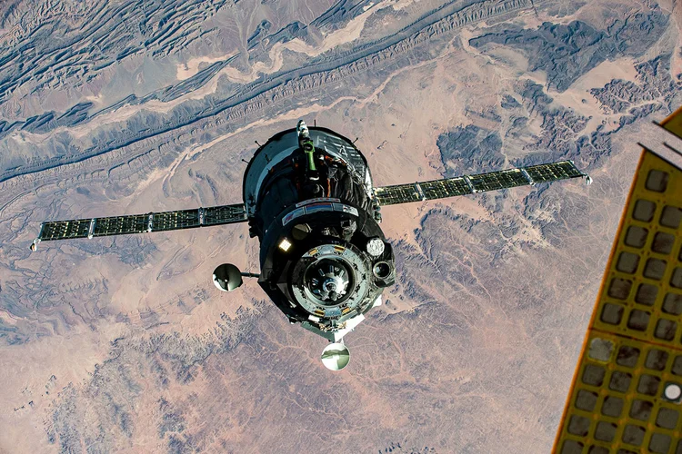 Um satélite vai cair na Terra — e a Nasa não se preocupa com isso