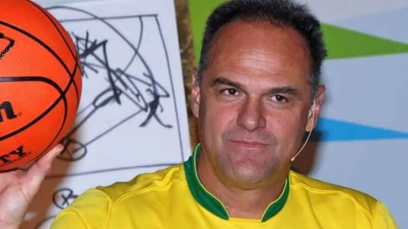 URGENTE! Oscar Schmidt é levado às pressas ao hospital