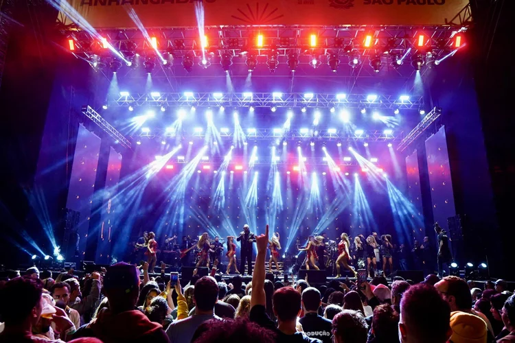 Vai chover na Virada Cultural 2026? Veja a previsão do tempo para sábado e domingo em São Paulo