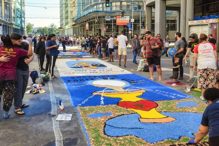 Vai trabalhar no Corpus Christi? Saiba quais são seus direitos
