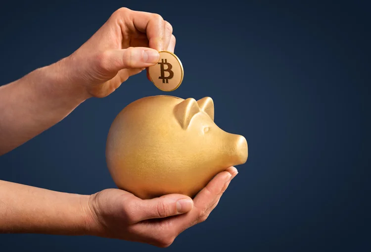 Vale a pena pegar empréstimo para comprar bitcoin? Bilionário responde