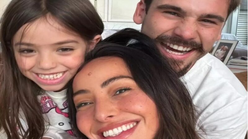 Veja qual apelido inusitado a filha de Sabrina Sato deu para Nicolas Prattes