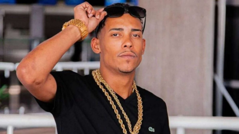 Vídeo: Veja o momento em que bandidos invadiram a casa de MC Poze do Rodo