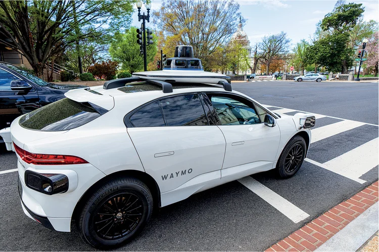 Waymo paga US$ 24 para que pessoas fechem as portas de seus carros autônomos