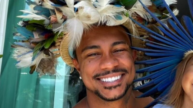 Xamã posa com a filha de quatro anos e surpreende a web: ‘É o clone dele’