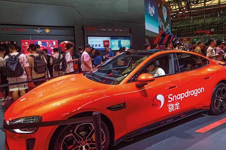 Xiaomi anuncia investimento de 60 bilhões de yuans em IA e apresenta nova geração do SU7