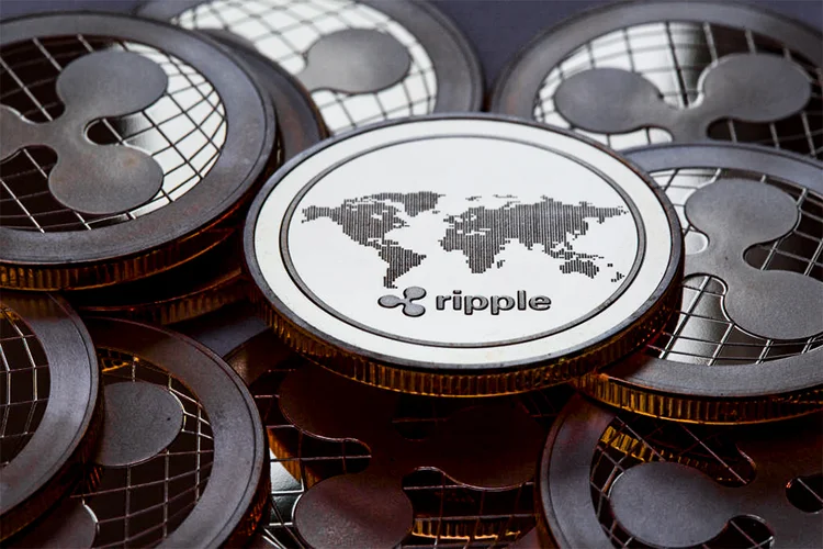 XRP sobe 4% enquanto outras criptomoedas tentam retomar tendência de alta