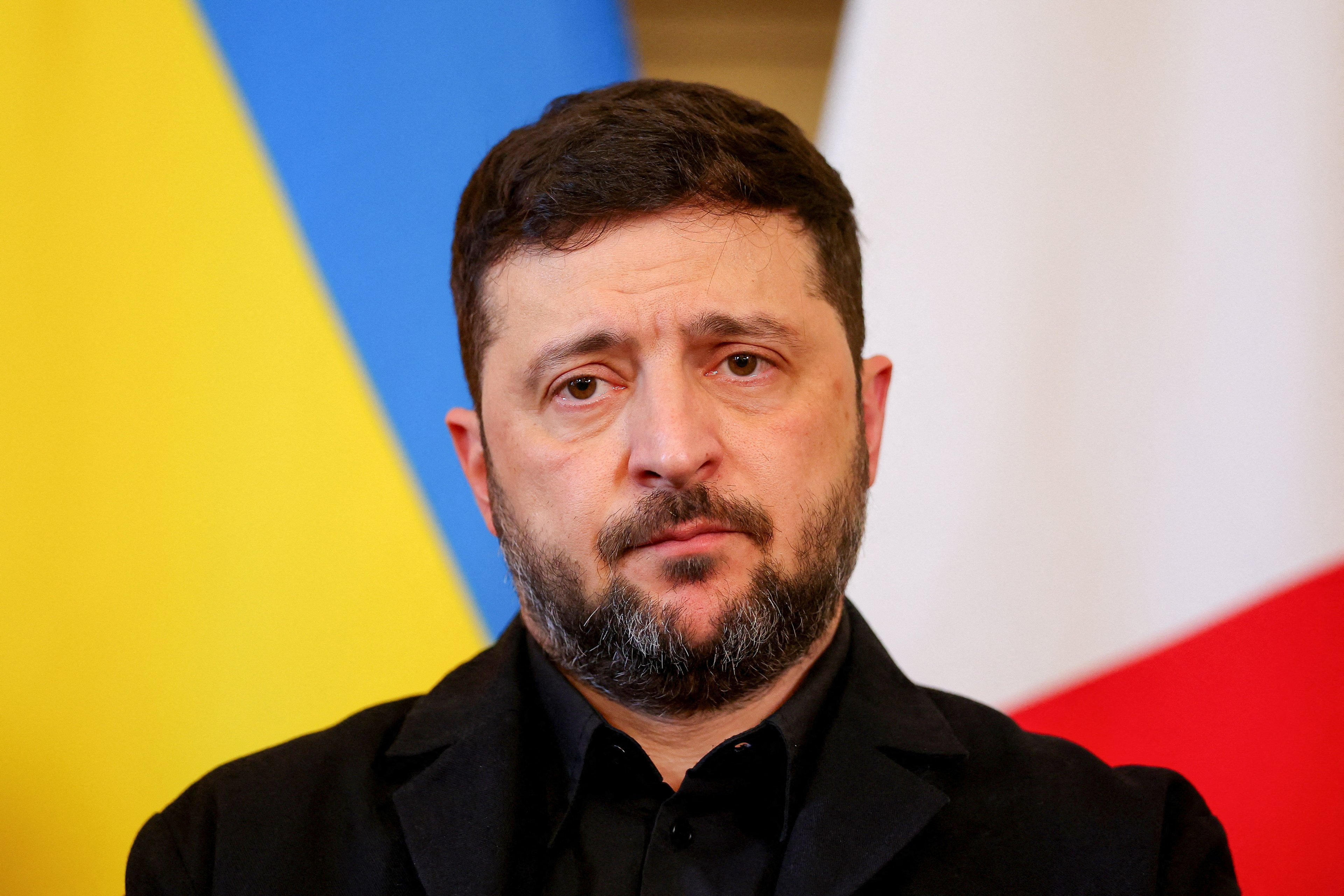 Zelensky anuncia cessar-fogo temporário após Rússia declarar trégua; medida vale a partir de quarta